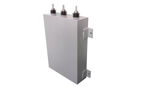 電容器的電容量一般是多少？可能與什么有關(guān)？