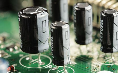 智能電容與普通電容器的區(qū)別到底是誰比較好？